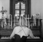 15-07-2005 Mylou Frencken in Amsterdam, July 15, 2005.

[keywords]Black & White Image, Piano[/keywords]